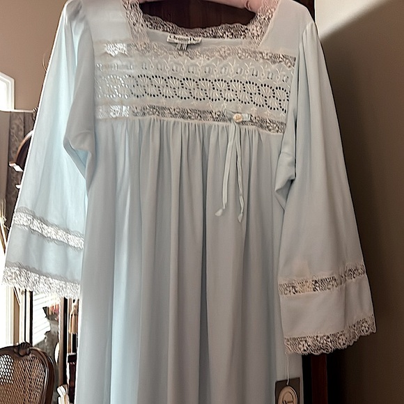 NWTChristianDiorFabulousNightGown.SaksFifthAve.Baby Blue.Luxurious Lace.VTG&rare - Picture 2 of 10